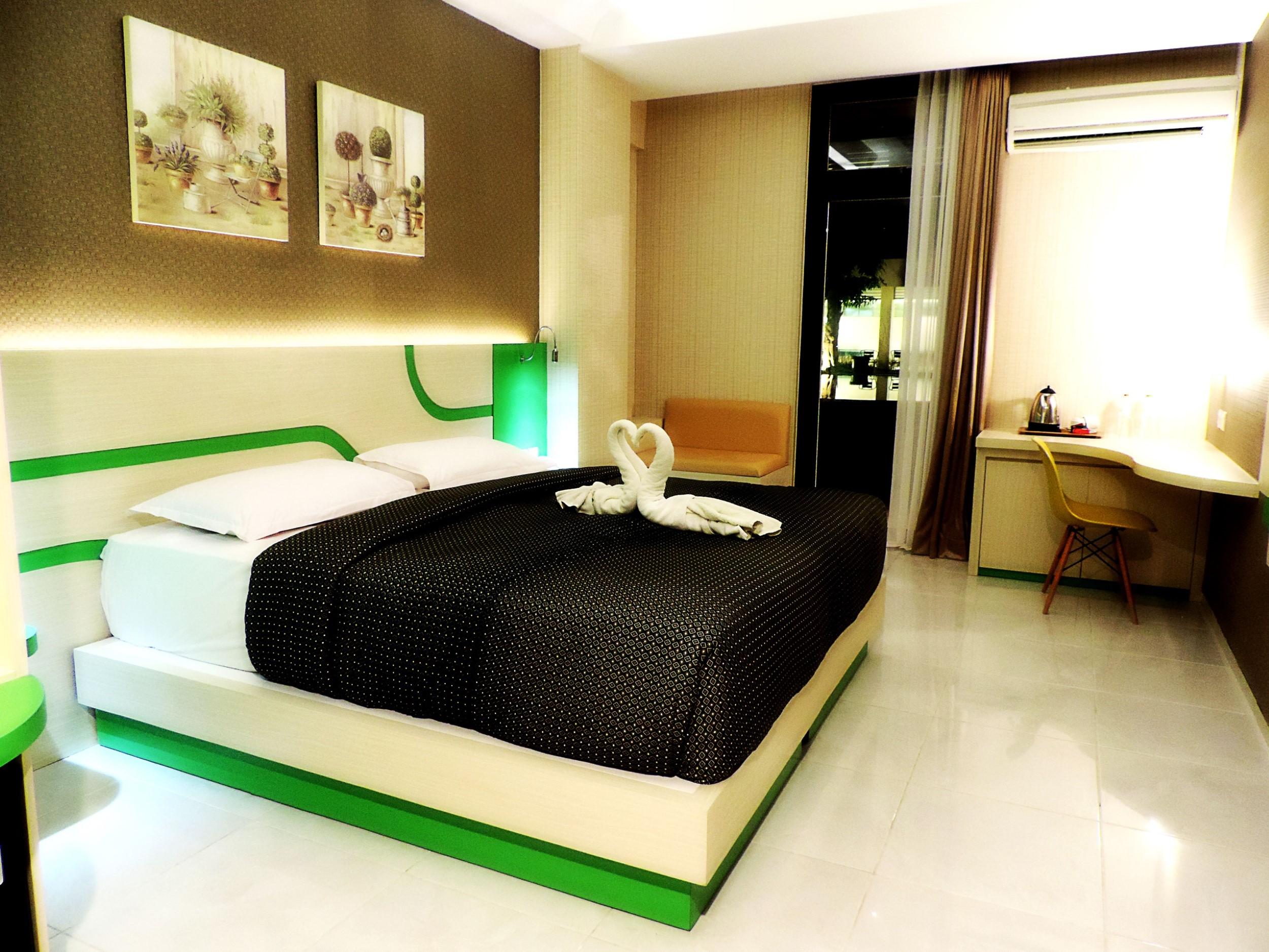 Dewarna Hotel Bojonegoro Bagian luar foto