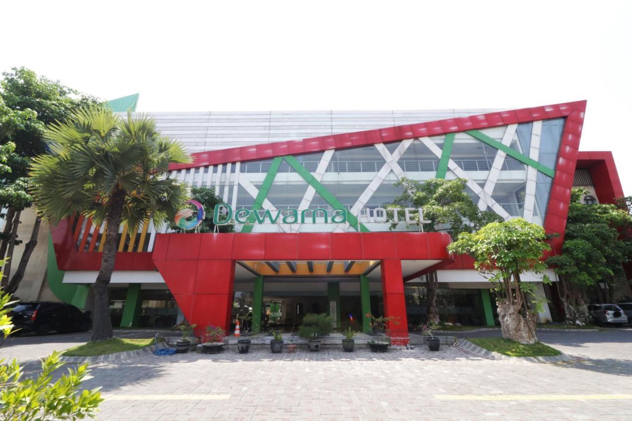 Dewarna Hotel Bojonegoro Bagian luar foto